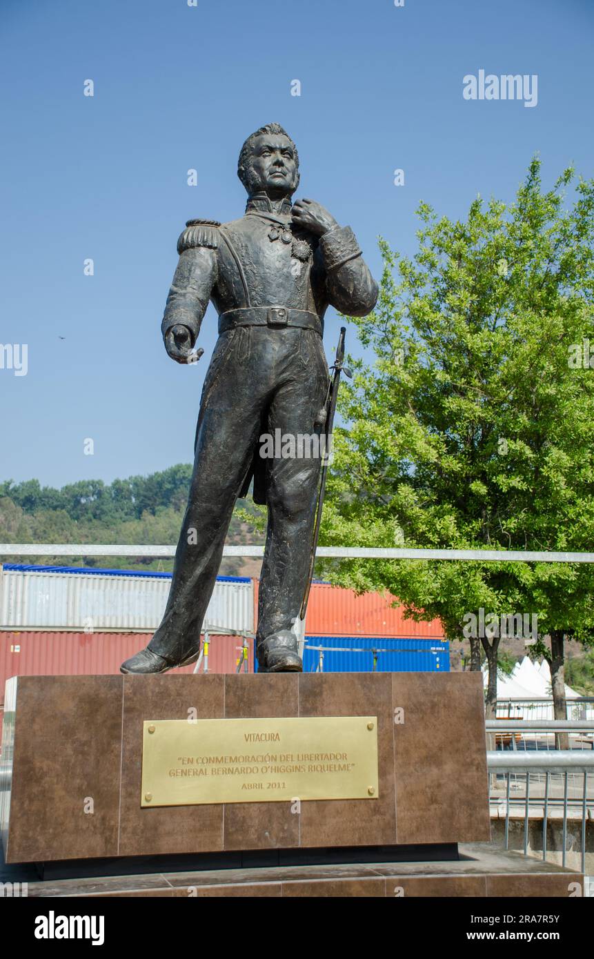 Statua di Bernardo o'Higgins, dello scultore Galvarino Ponce, situata nel Parque Bicentenario nel quartiere Vitacura, Santiago Foto Stock