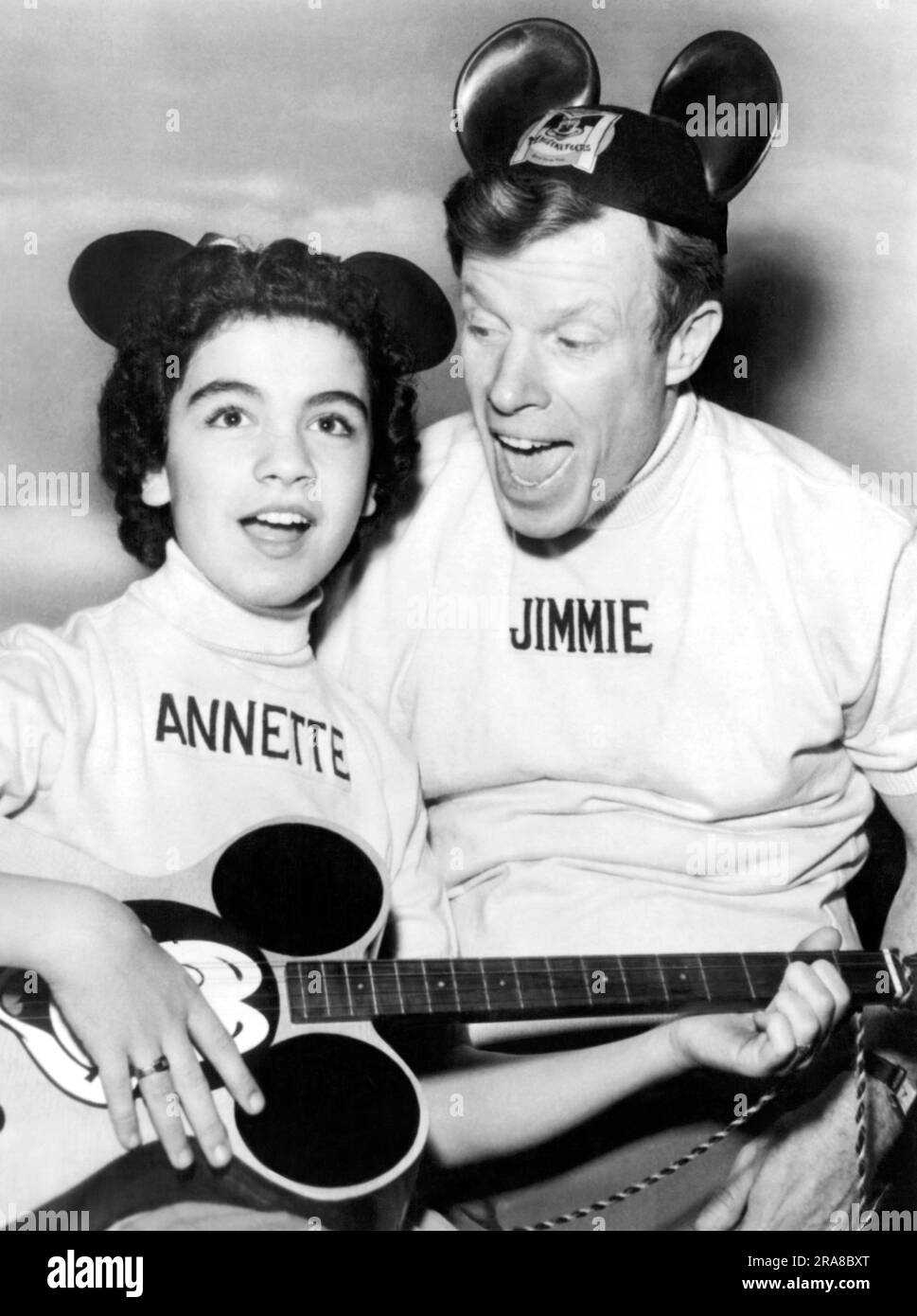 Hollywod, California: Maggio 1956 Annette Funicello e Jimmie Dodd nello show televisivo "The Mickey mouse Club". Foto Stock