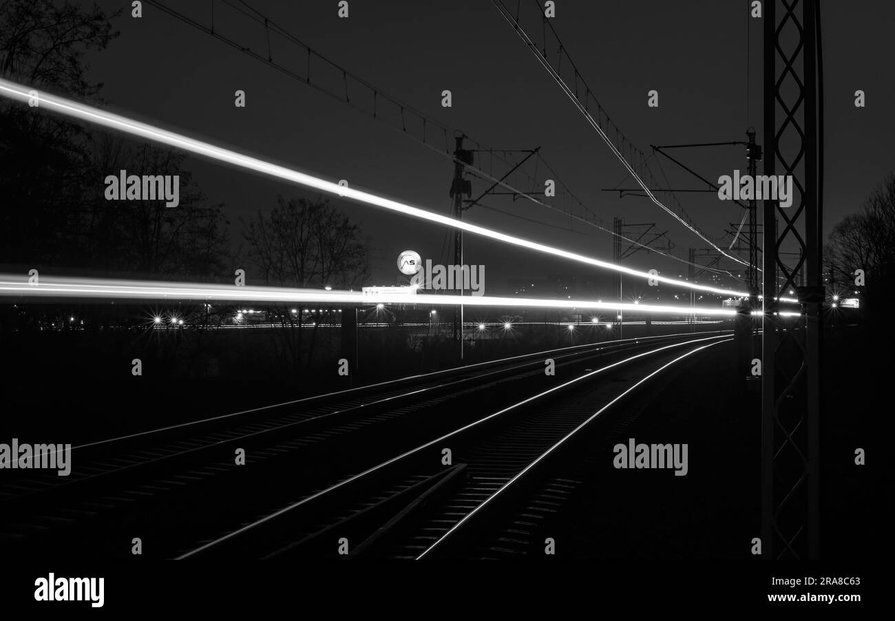 Luci notturne a lunga esposizione a Zabrze, Slesia Upland, Polonia. Foto Stock