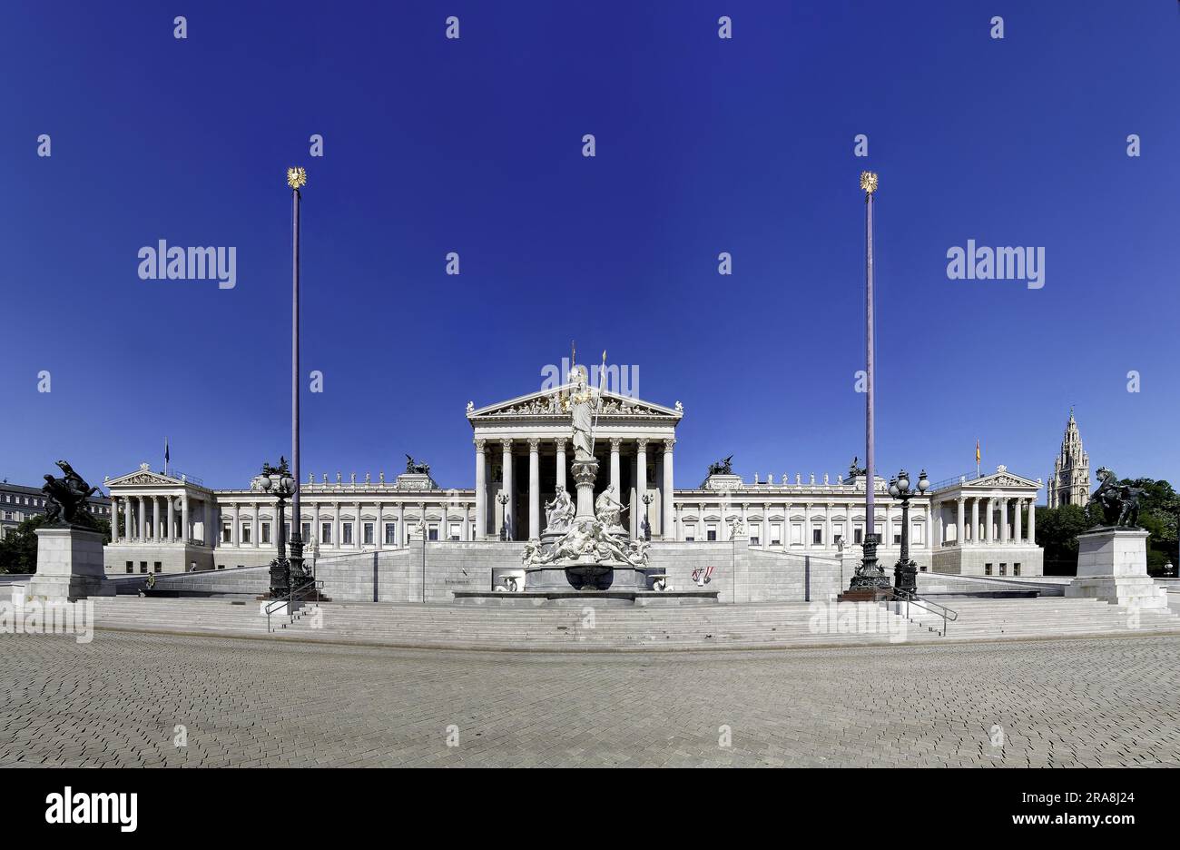 Edificio del Parlamento sulla Ringstrasse, vista esterna, vista panoramica, Vienna, Austria Foto Stock
