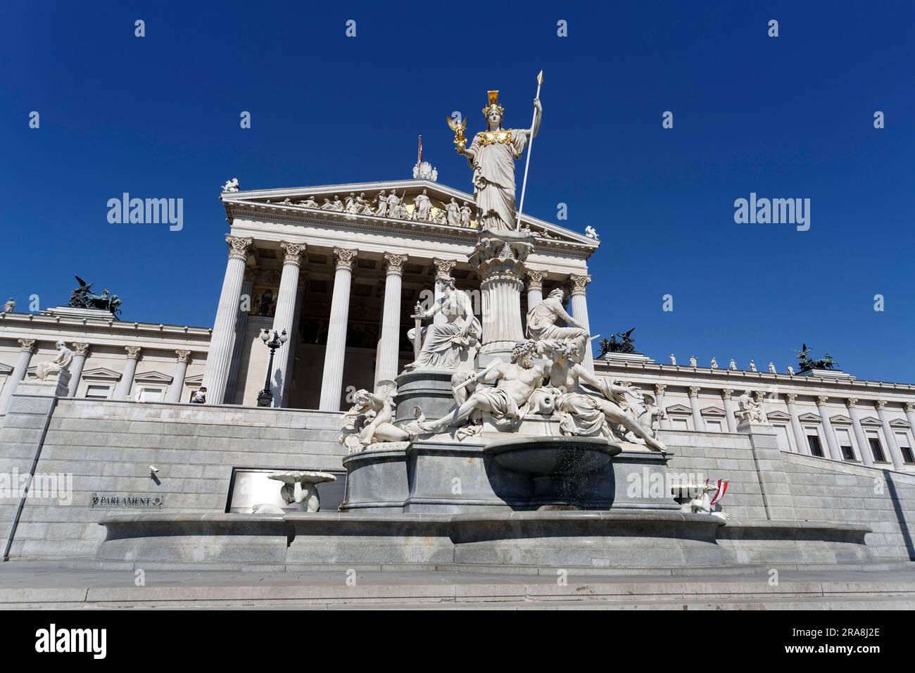 Edificio del Parlamento sulla Ringstrasse, vista esterna, vista panoramica, Vienna, Austria Foto Stock