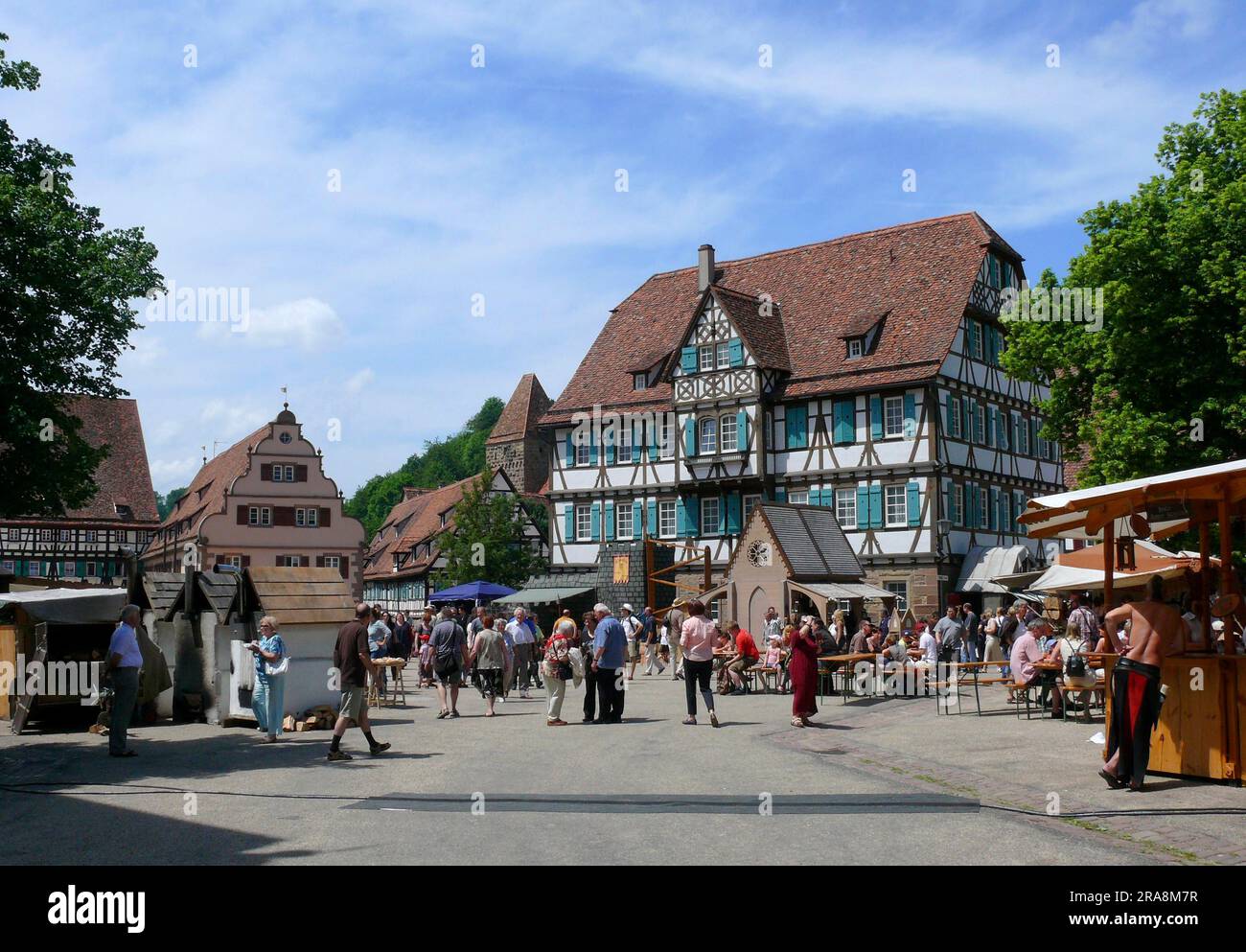 Monastero di Maulbronn, antico mercato nel cortile del monastero, arte e artigianato, cortile del monastero Foto Stock