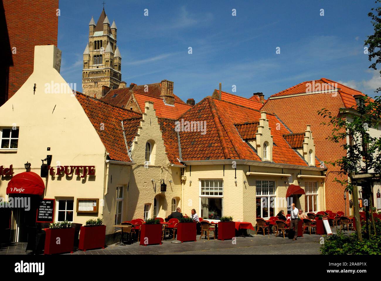 Ristorante, Fiandre, città vecchia, Cattedrale di Saint Salvator, Bruges, Fiandre occidentali, Belgio Foto Stock