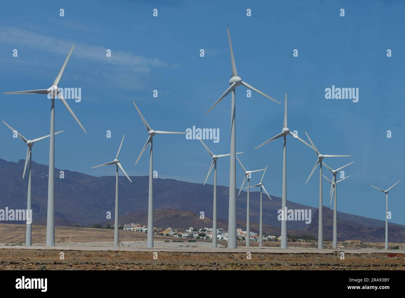 Parco eolico Gran Canaria Onshore con un sacco di grandi turbine eoliche nel paesaggio, Las Palmas Foto Stock