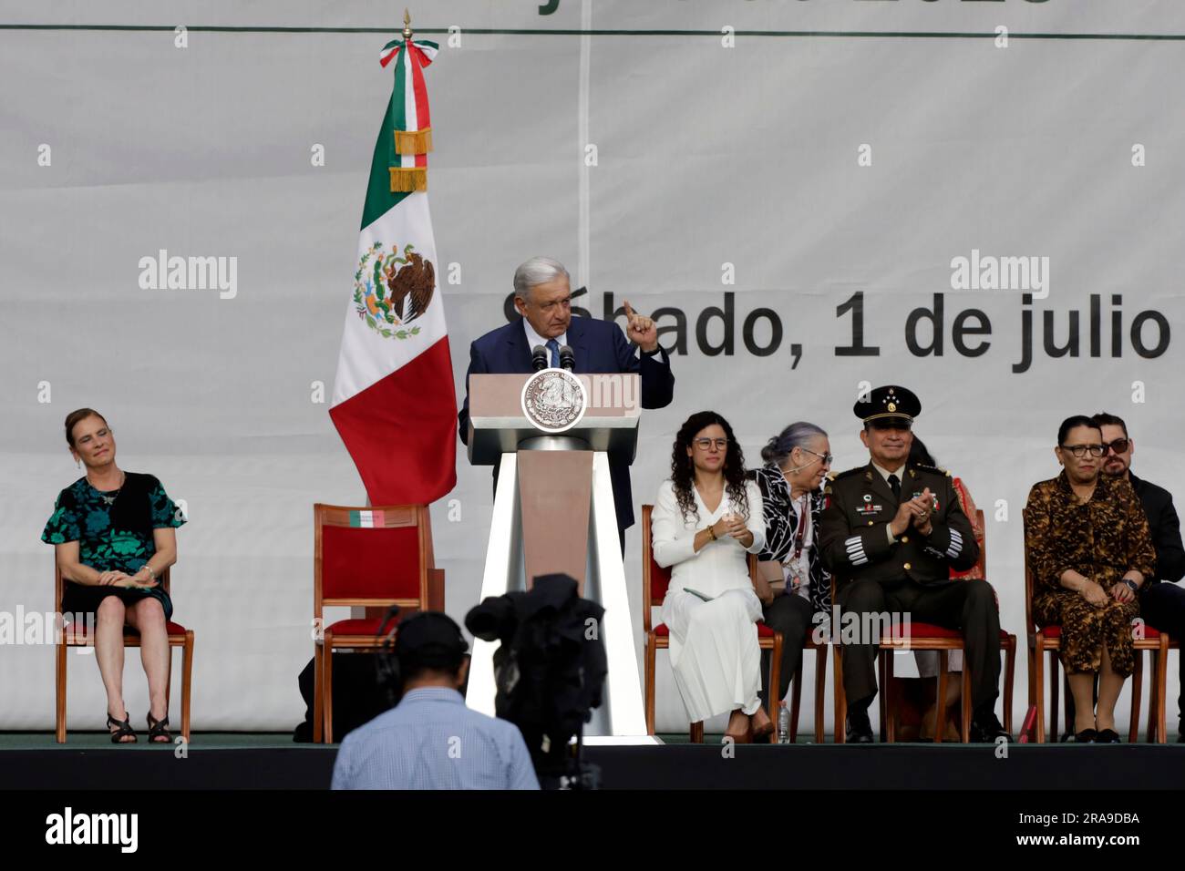 Non esclusiva: 1 luglio 2023, città del Messico, Messico: Il presidente del Messico, Andres Manuel Lopez Obrador con sua moglie, Beatriz Gutierrez e il segreto Foto Stock