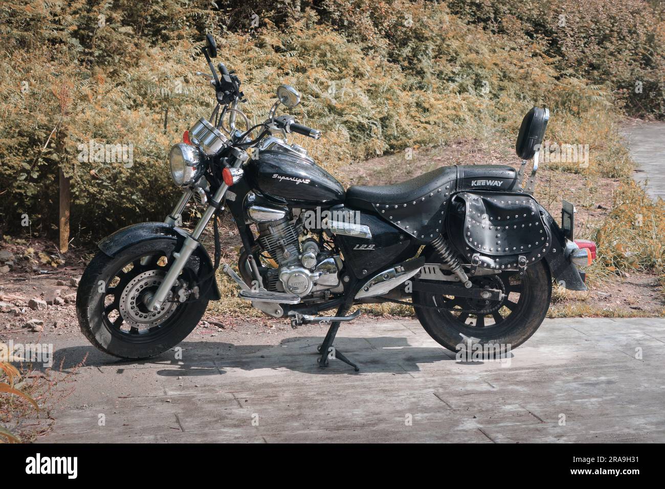PASAIA, SPAGNA-10 MAGGIO 2023: Keeway Superlight 125 moto prodotta da Qianjiang Foto Stock