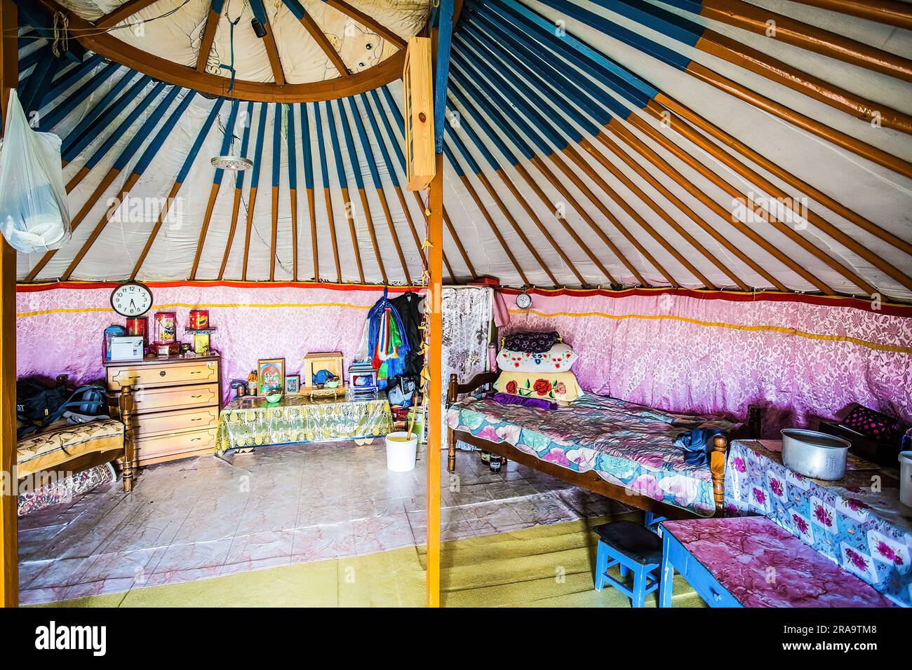 Dentro la yurta di uno sciamano Foto Stock