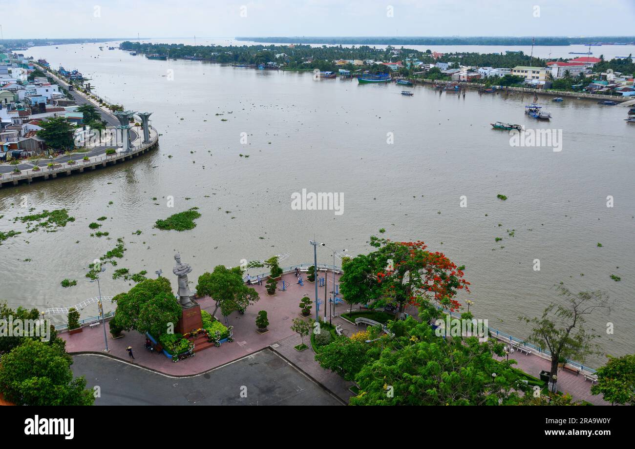 My Tho, Vietnam, 17 giugno 2023. Paesaggio del fiume Mekong nella città di My Tho, provincia di Tien Giang, Vietnam. Foto Stock