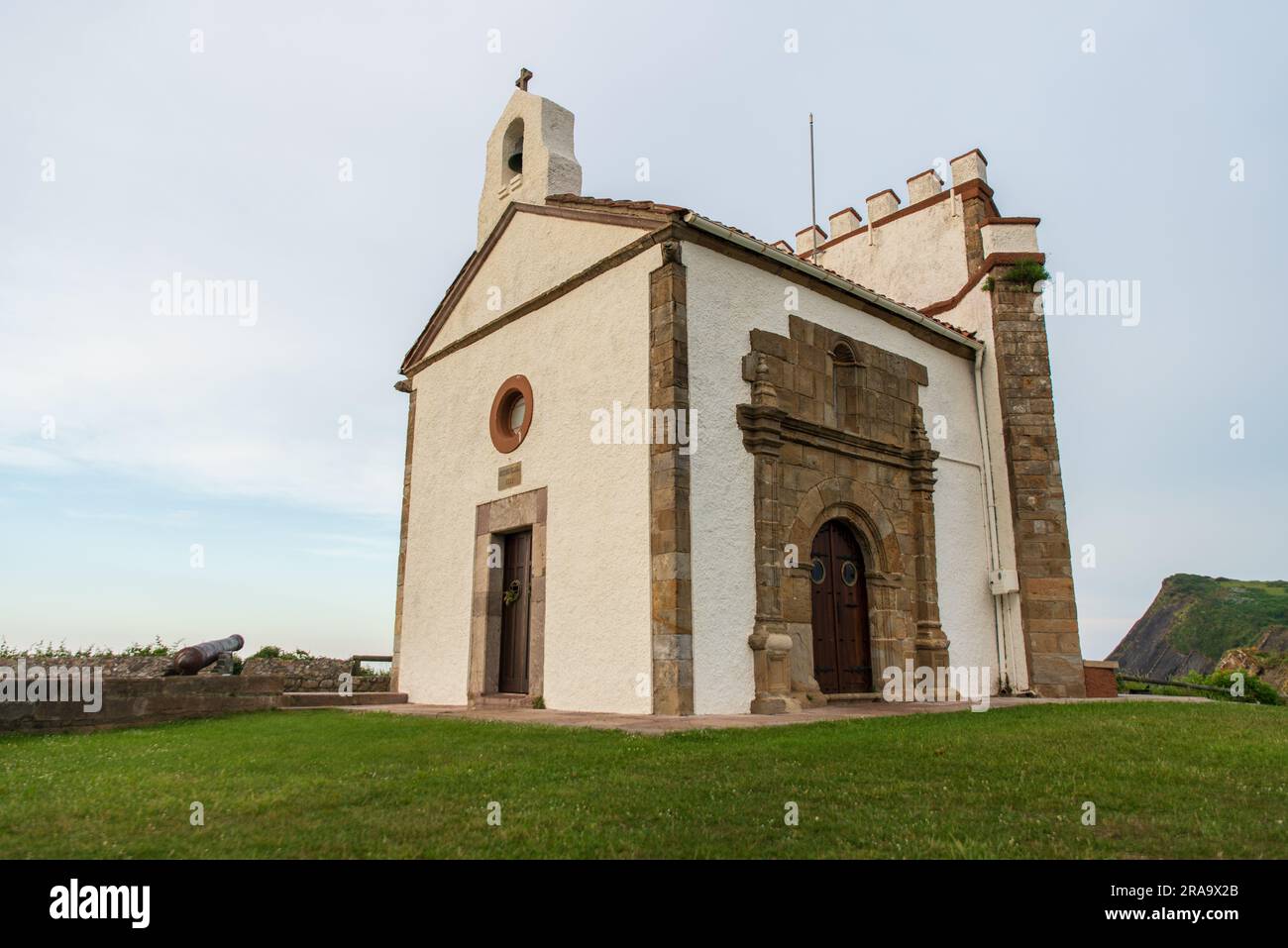 Veduta della Chiesa sul Monte Corberu a Ribadesella Foto Stock