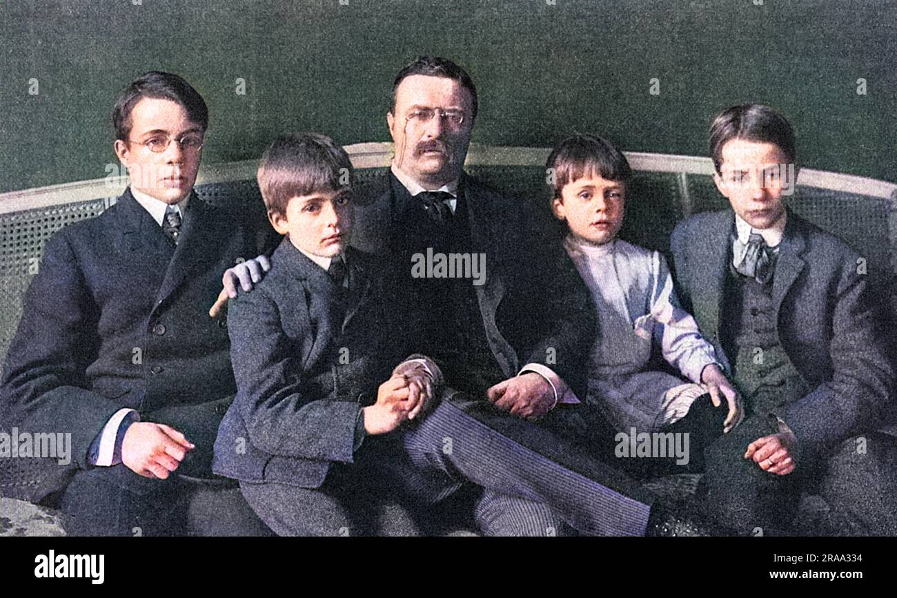 THEODORE ROOSEVELT (1858 - 1919), e i suoi figli Theodore junior, Archibald, Quentin e Kermit. Data: 1904 Foto Stock