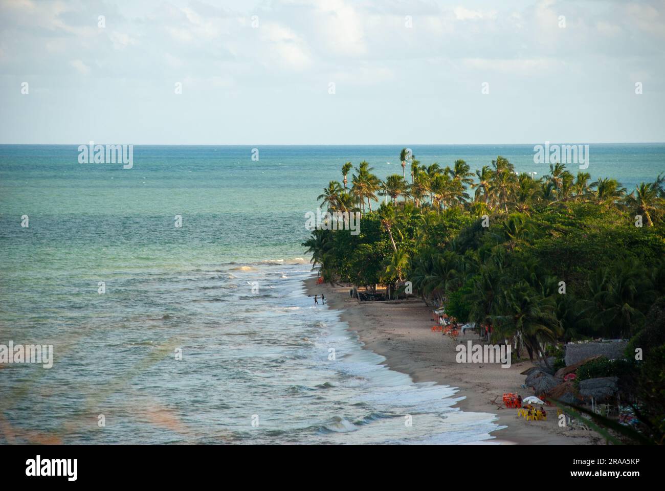 Ponta de Seixas Beach a João Pessoa, Paraíba, Brasile. Una costa incontaminata dove le sabbie dorate incontrano le acque turchesi dell'Oceano Atlantico Foto Stock