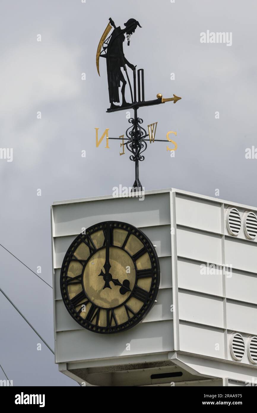 Wind Vane durante la LV= Insurance Ashes test Series secondo test Day 5 Inghilterra contro Australia presso Lords, Londra, Regno Unito, 2 luglio 2023 (foto di Mark Cosgrove/News Images) Foto Stock