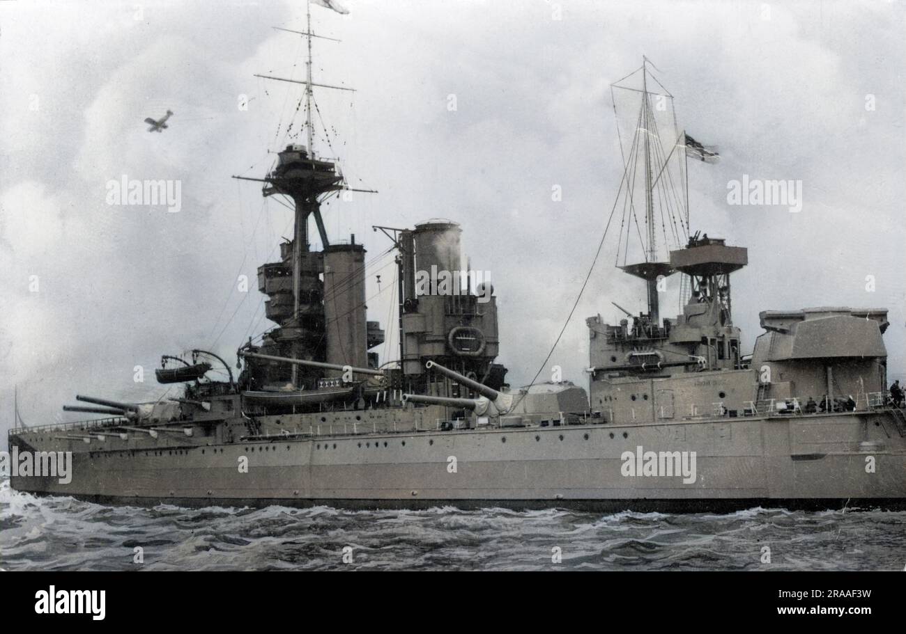 La HMS Iron Duke, nave da battaglia britannica, varata nel 1912, servì come nave ammiraglia della Grand Fleet durante la prima guerra mondiale, utilizzata come nave base a Scapa Flow durante la seconda guerra mondiale, dismessa nel 1946. Data: Inizio XX secolo Foto Stock