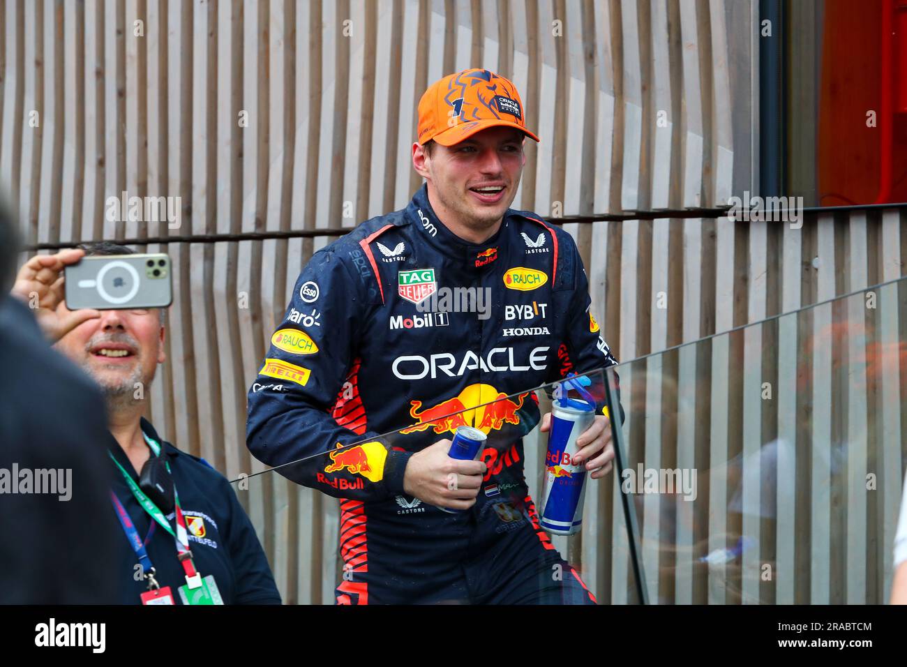 Oracle Red Bull Racing festeggia la vittoria Max Verstappen (NED) Redbull Racing RB19 durante la gara di domenica 2 luglio - FORMULA 1 ROLEX GROSSER PREIS V. Foto Stock