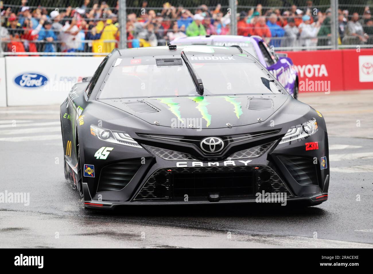 Chicago, USA, 1 luglio 2023. Tyler Reddick (45) round turno 6 durante la gara inaugurale Grant Park 220 NASCAR Cup Series Chicago Street Course che si tiene all'interno e intorno a Grant Park. Credito: Tony Gadomski / All Sport Imaging / Alamy Live News Foto Stock