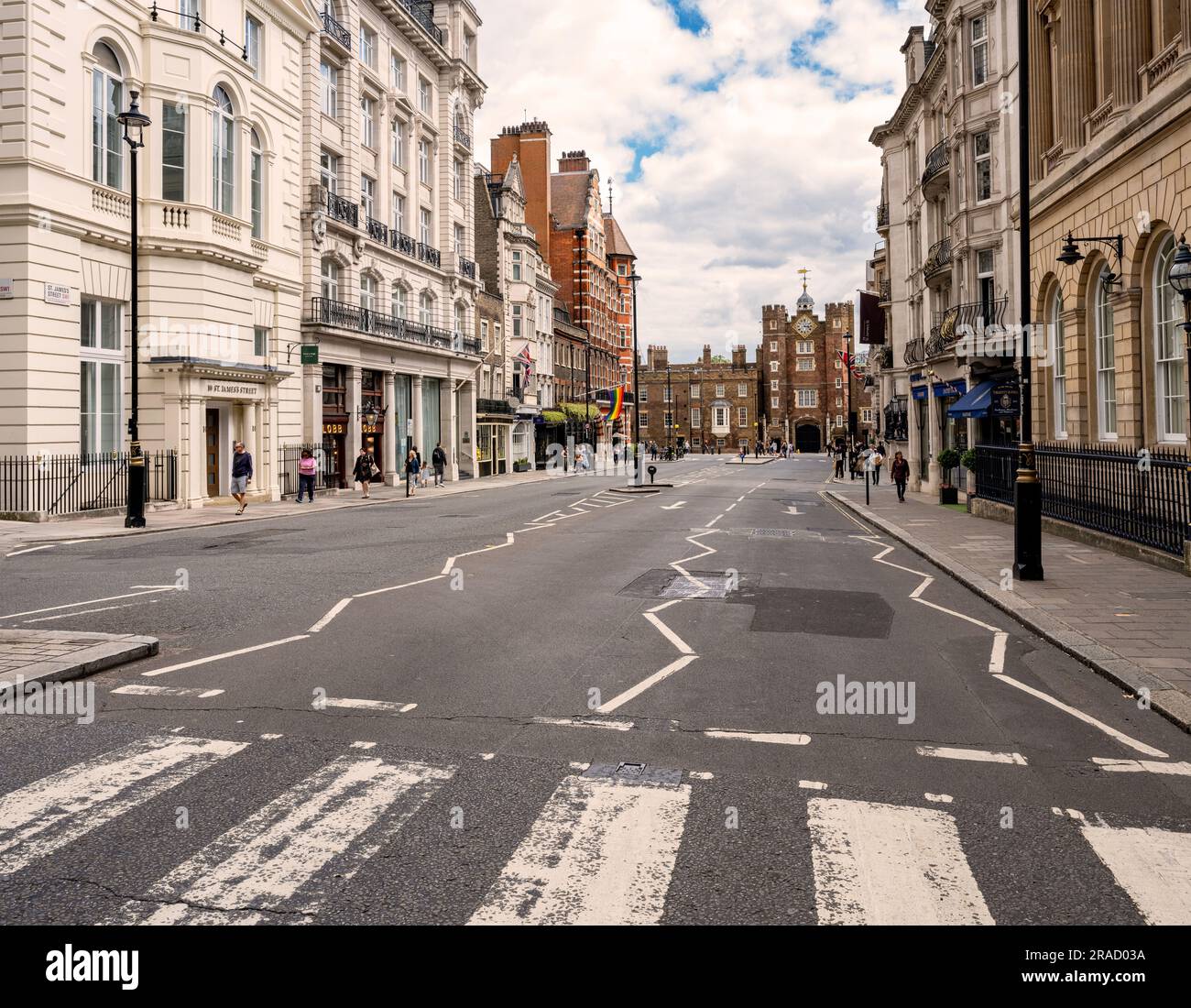 St James's St, Londra, quasi deserta durante il Gay Pride marzo 2023 Foto Stock