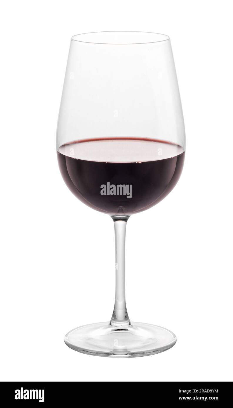 Classico bicchiere trasparente di vino alcolico rosso freddo aromatico isolato su fondo bianco Foto Stock