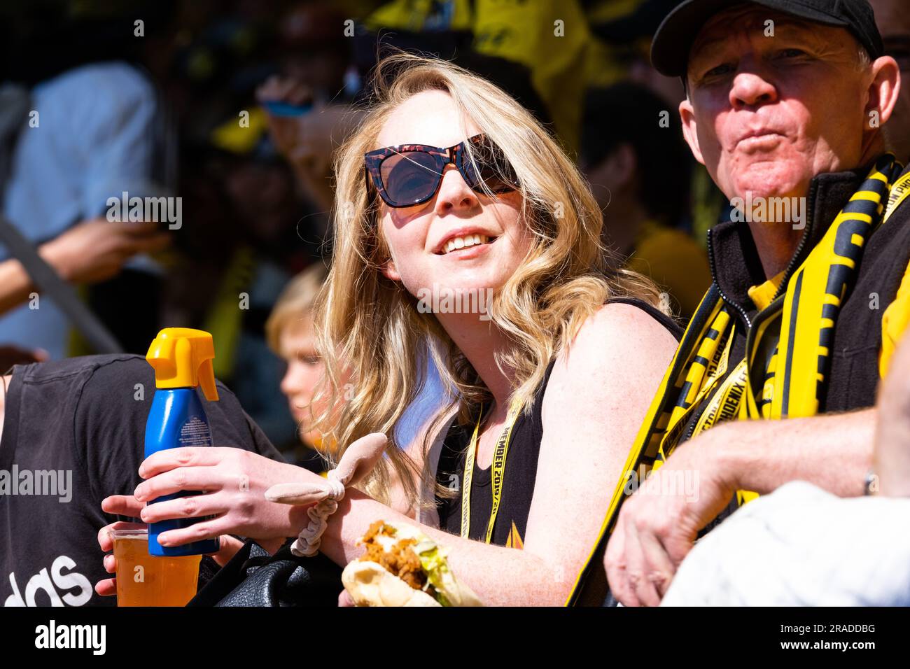 I tifosi del Wellington celebrano un gol - Wellington Phoenix contro Sydney nella A-League al Wellington Regional Stadium il 21 dicembre 2019 Foto Stock