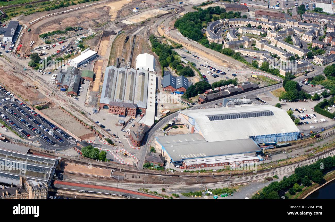 Una vista aerea della storica città di York, che mostra la stazione ferroviaria e il Rail Museum, Inghilterra settentrionale, North Yorkshire, Regno Unito Foto Stock