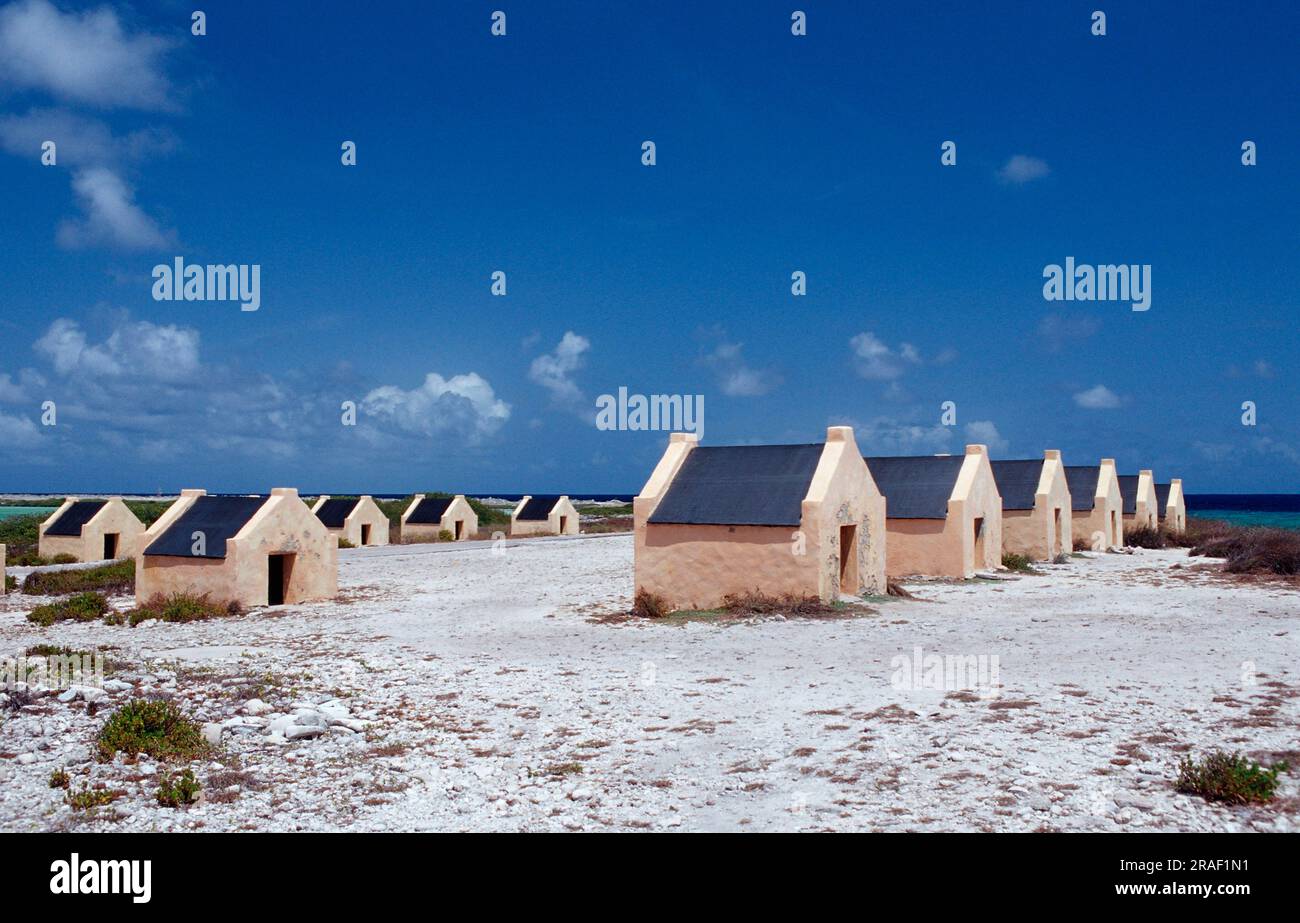 Ex capanne degli schiavi, schiavi rossi, Bonaire, Antille olandesi, Caraibi Foto Stock