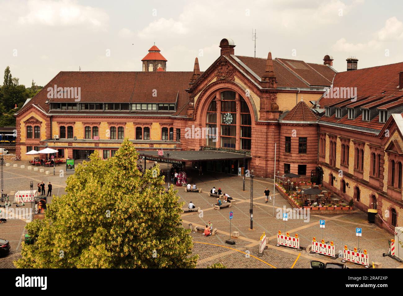 Nella foto potete vedere la stazione centrale di Osnabrück (Germania), compreso il piazzale Foto Stock