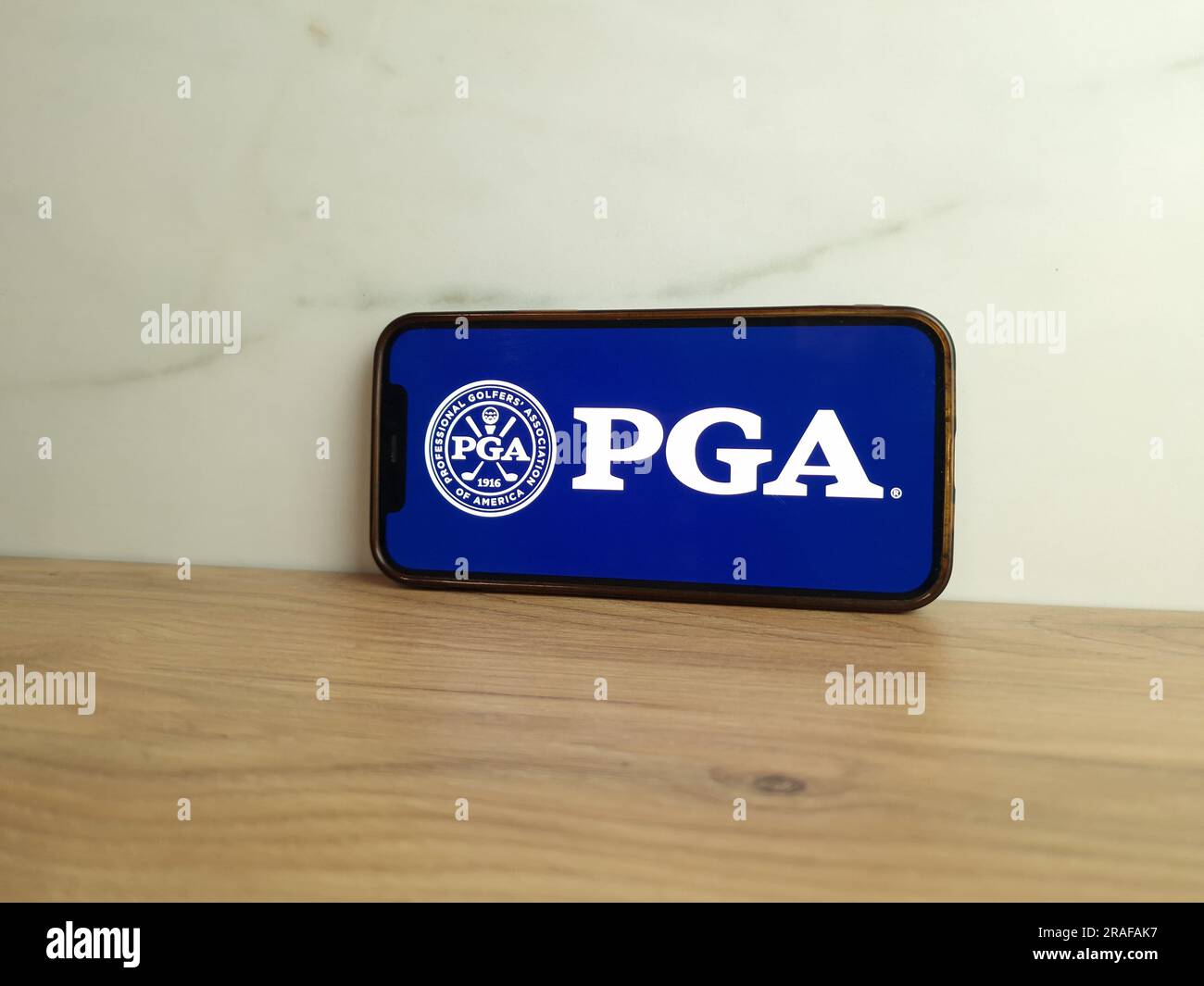 Konskie, Polonia - 1° luglio 2023: Il logo PGA Professional Golfers Association of America viene visualizzato sullo schermo del telefono cellulare Foto Stock