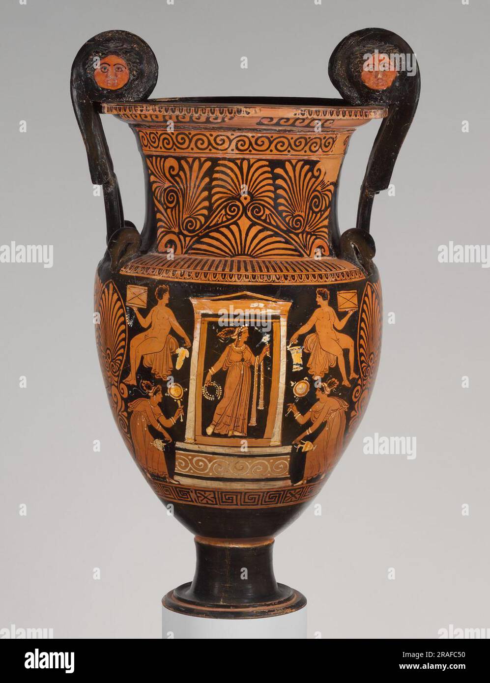 Terracotta Volute Krater (ciotola di miscelazione) 310 a.C. di Antica ceramica greca Foto Stock