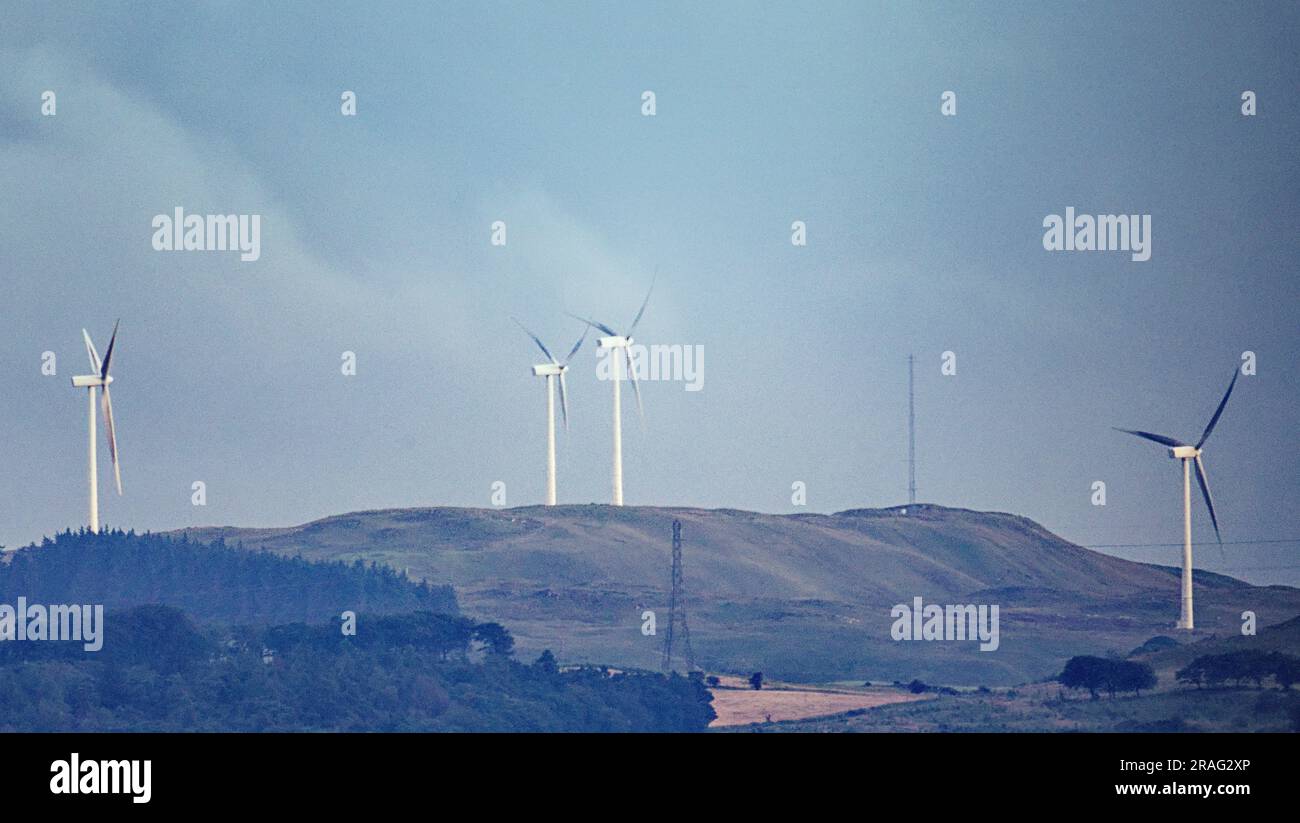 Whitelee Wind Farm è un parco eolico situato nella brughiera di Eaglesham in Scozia. Foto Stock