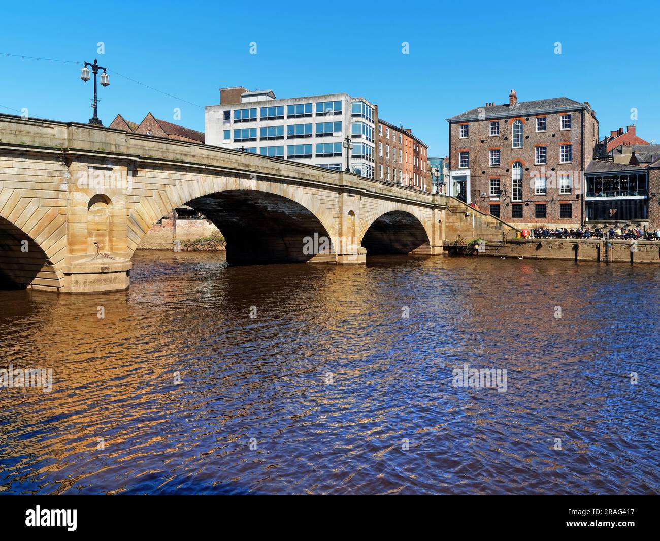 Regno Unito, North Yorkshire, York, Ouse Bridge e River Ouse Foto Stock