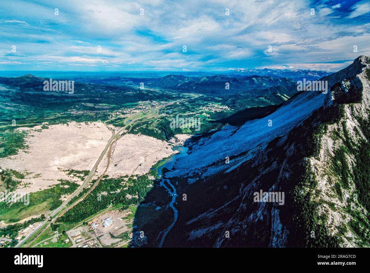 Immagine aerea di Turtle Mountain, Frank Slide, Rocky slide, Alberta, Canada Foto Stock