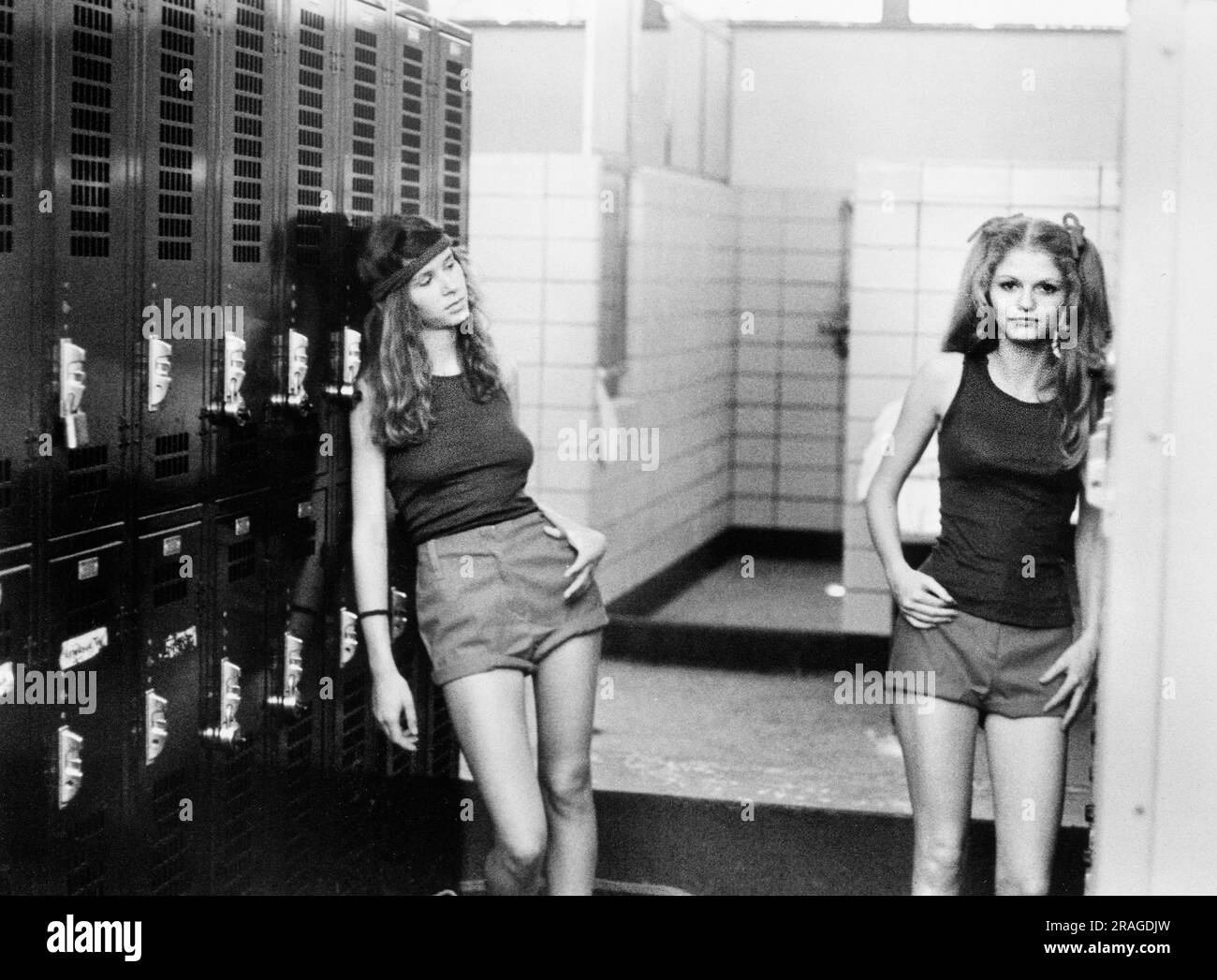 Kitty Carl, Tara Strohmeier, sul set del film, 'Dirty o'Neil', American International Pictures, 1974 Foto Stock