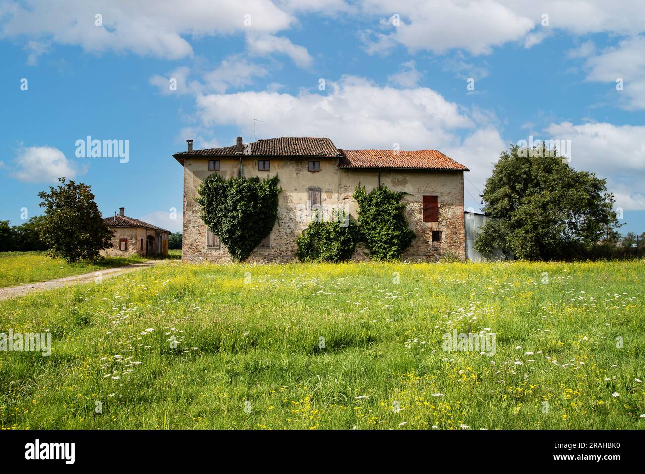 Vecchio abbandonato country house Foto Stock
