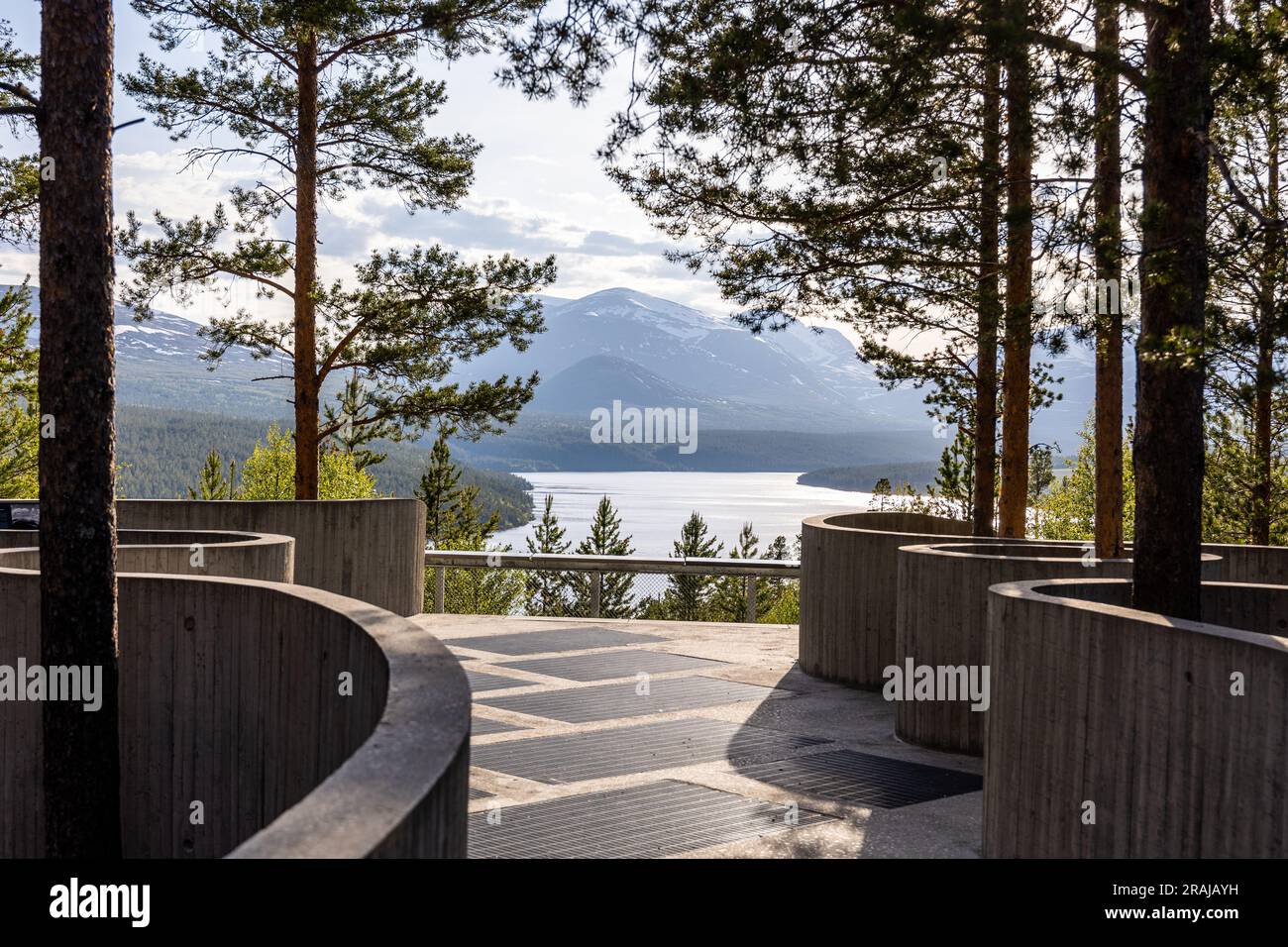 Punto panoramico di Sohlbergplassen verso il parco nazionale di Rondane in Norvegia in estate Foto Stock