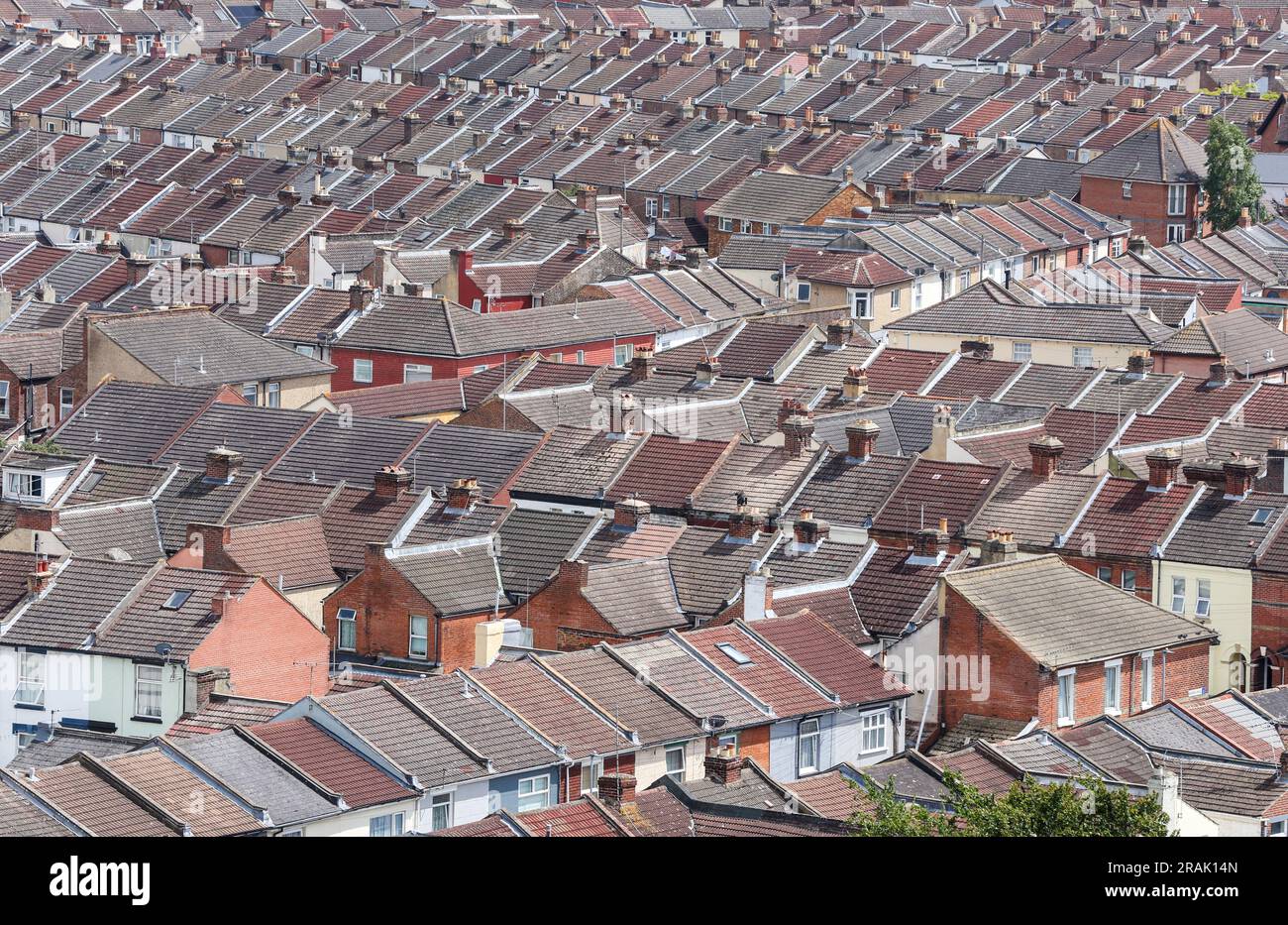 Vista aerea di file di case e tetti, a Portsmouth, Hampshire, Regno Unito Foto Stock