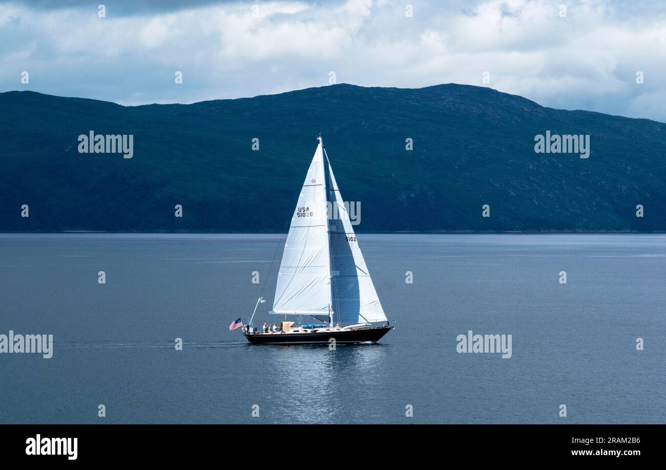 Yacht a vela a Oban Bay, Oban, Scozia, Regno Unito. Foto Stock