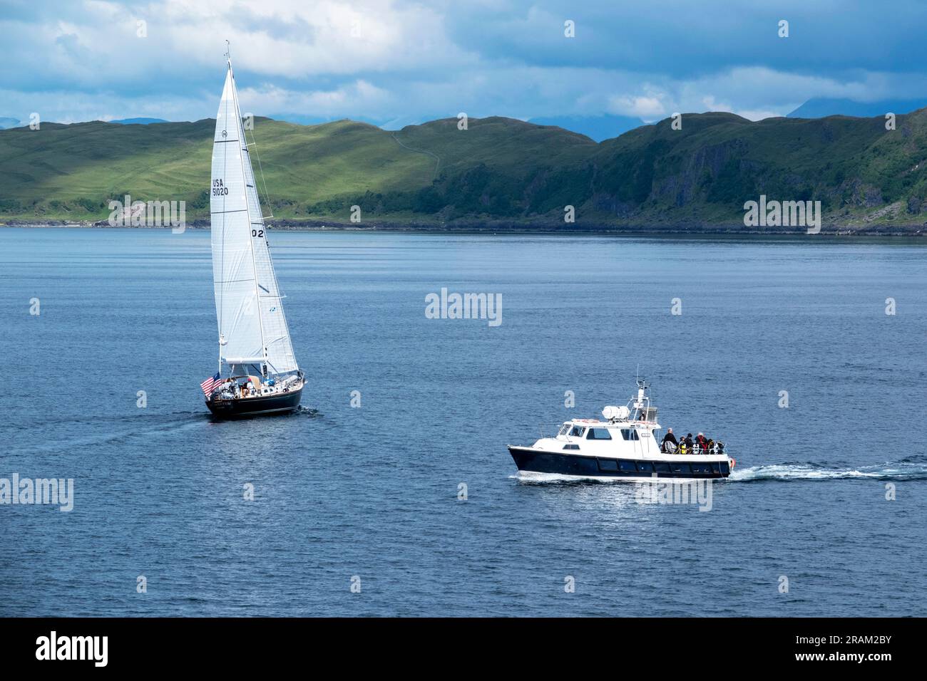 Yacht a vela a Oban Bay, Oban, Scozia, Regno Unito. Foto Stock