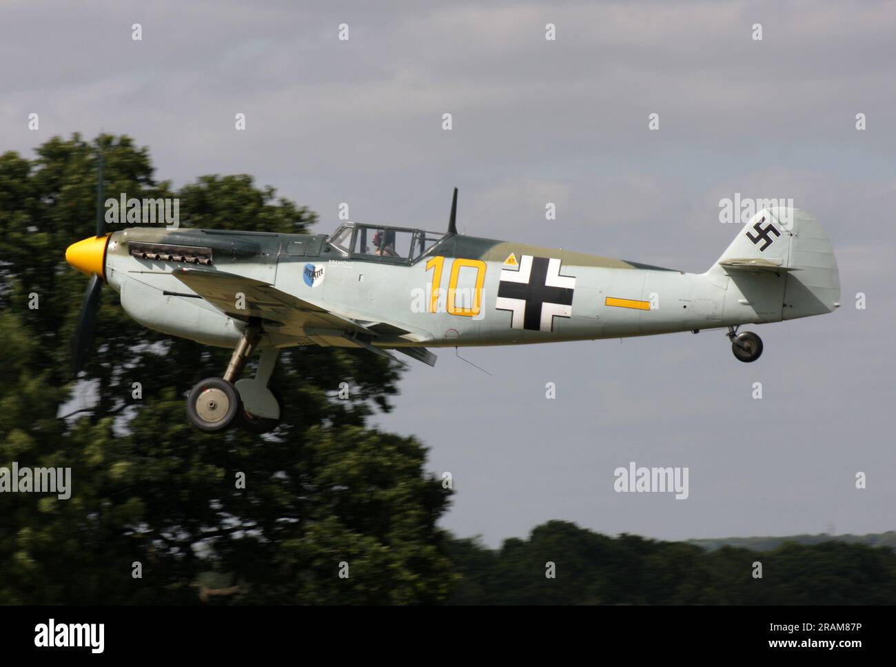 Un Hispano HA1112 M1L Buchon, un Messerschmitt di costruzione spagnola costruito me-109 esposto all'Headcorn Airshow Kent Inghilterra Foto Stock