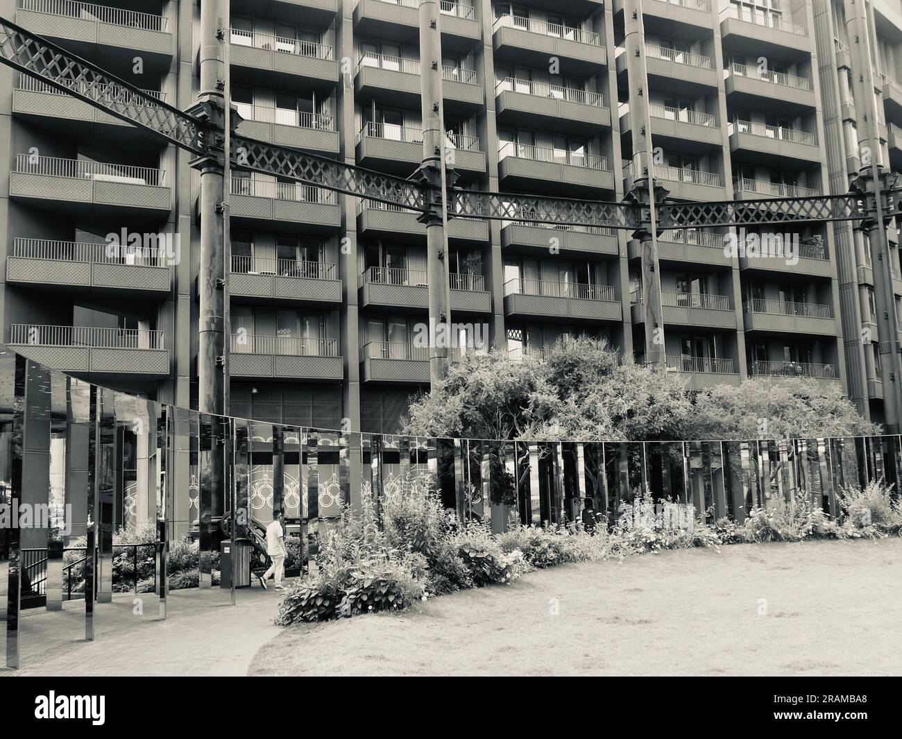 Londra, Regno Unito - giugno 2023 : Gasholders Park Apartments Developmemt. Affacciato sul canale Regents. Foto Stock