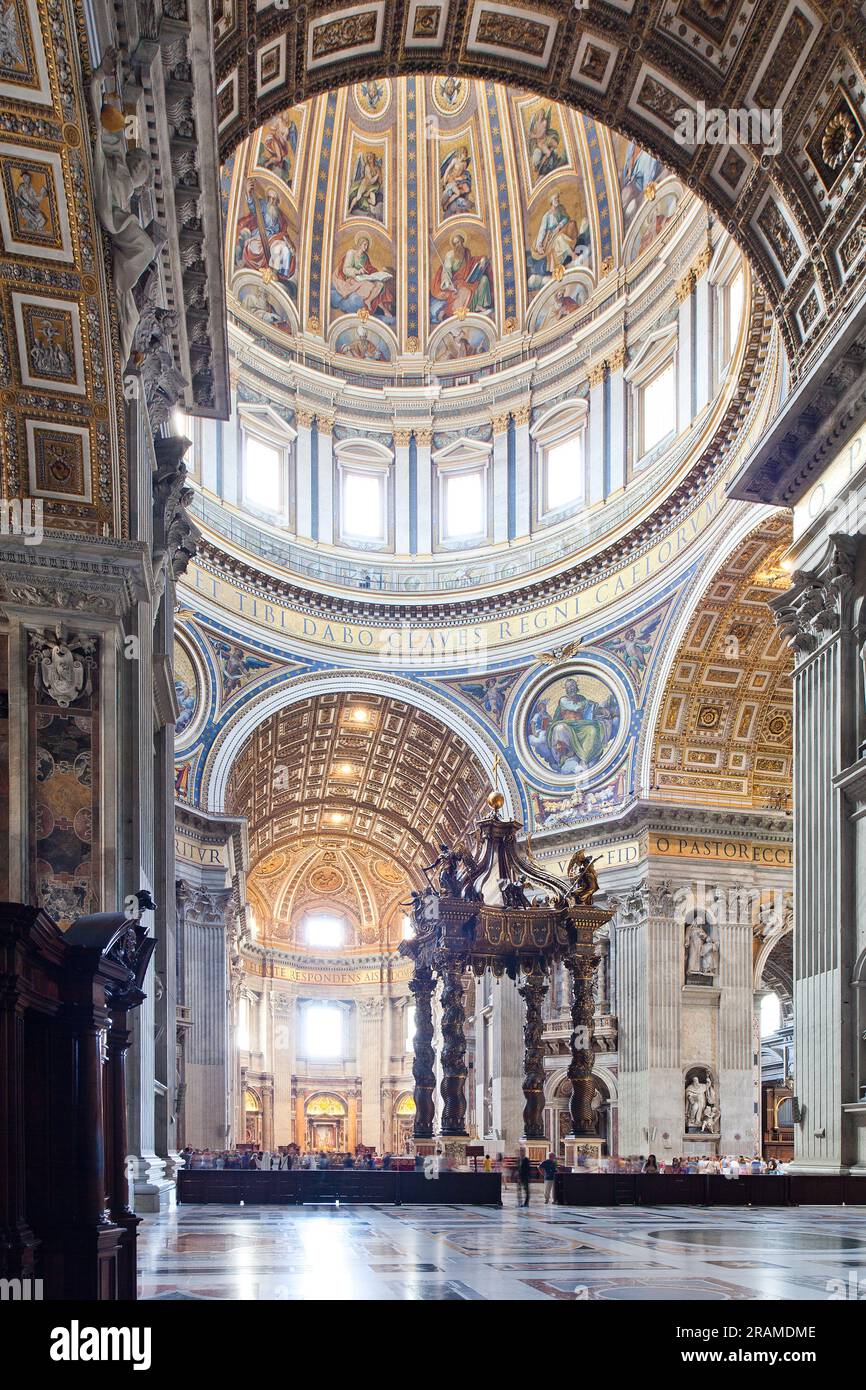 Baldacchino Bernini, St. Basilica di Pietro, San Pietro, Vaticano, città del Vaticano, Roma, Lazio, Italia Foto Stock