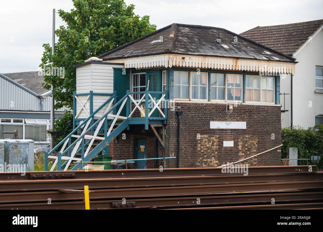 Littlehampton Railway Signal Box, vecchio edificio classificato di grado II e storico segnalatore di tipo 2 costruito nel 1886, ferrovia britannica nel West Sussex, Inghilterra, Regno Unito. Foto Stock