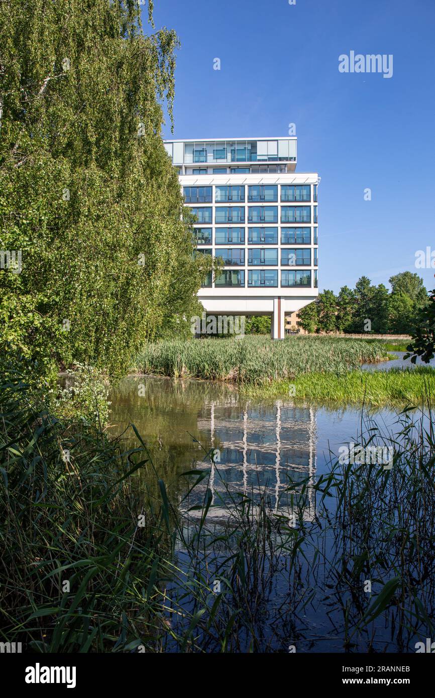 Munkkiniemen puistotie 25, ex Kone Corporation HQ, ora un edificio residenziale, nel distretto di Munkkiniemi di Helsinki, Finlandia Foto Stock