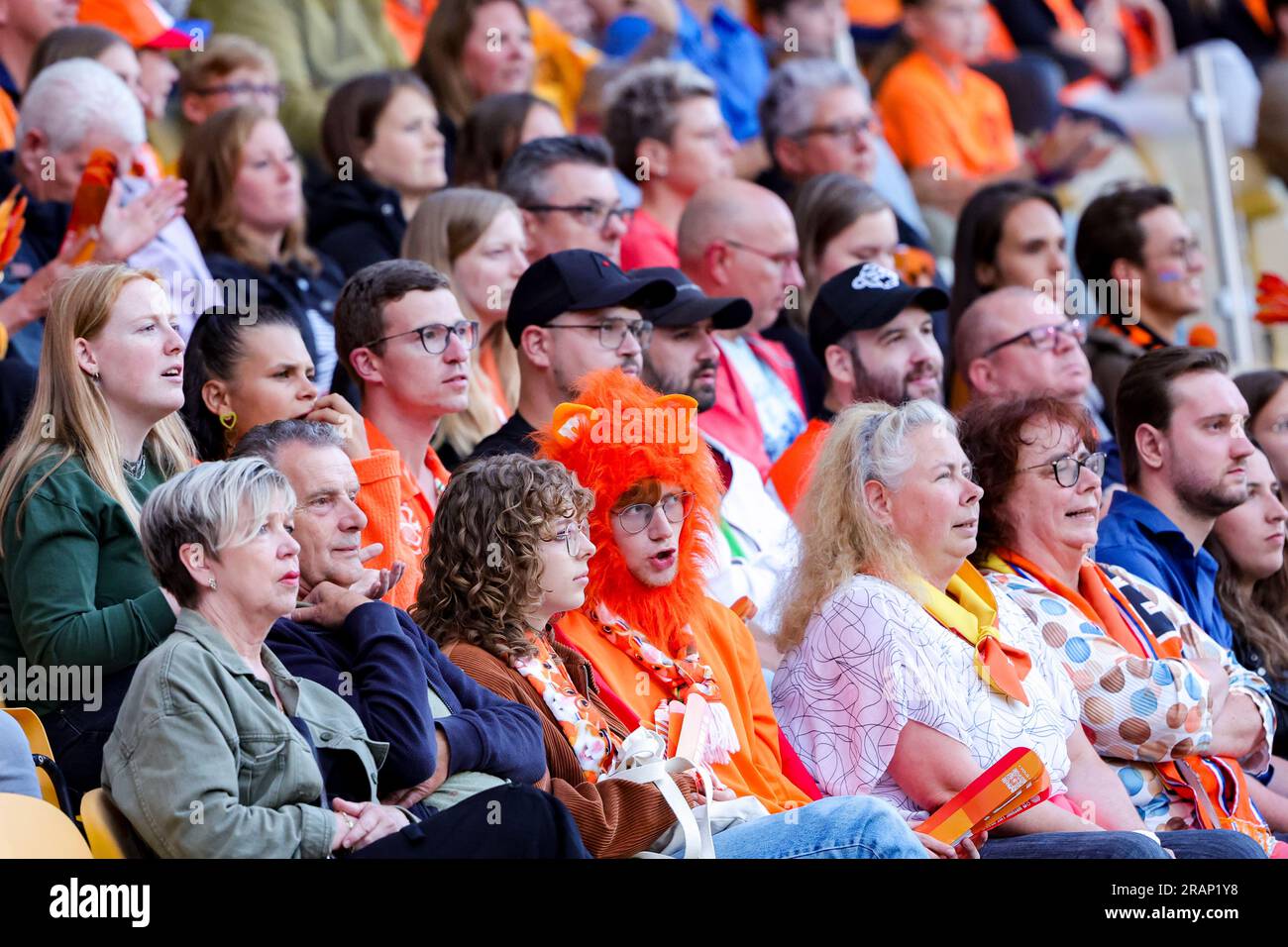 02-07-2023: Sport: Nederland contro Belgie (donna amichevole) SITTARD, PAESI BASSI - 2 LUGLIO: Fan dei Paesi Bassi durante l'amichevole internazionale WOME Foto Stock