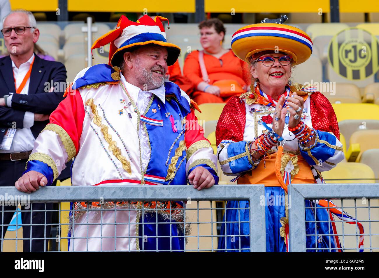 02-07-2023: Sport: Nederland contro Belgie (donna amichevole) SITTARD, PAESI BASSI - 2 LUGLIO: Fan dei Paesi Bassi durante l'amichevole internazionale WOME Foto Stock