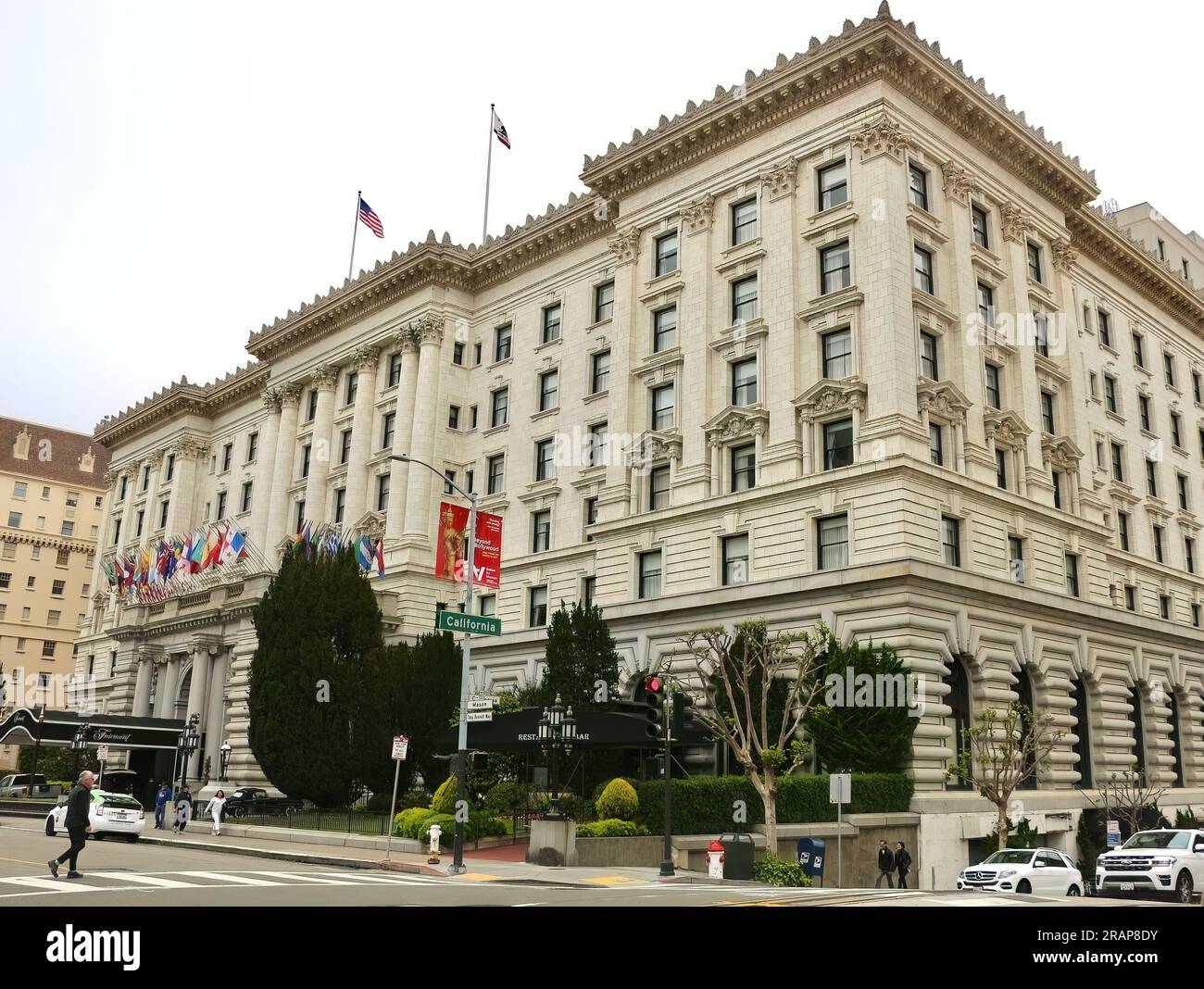 Facciata e ingresso al lussuoso hotel Fairmont San Francisco, dove è stata firmata la carta delle Nazioni Unite Nob Hill San Francisco California USA Foto Stock