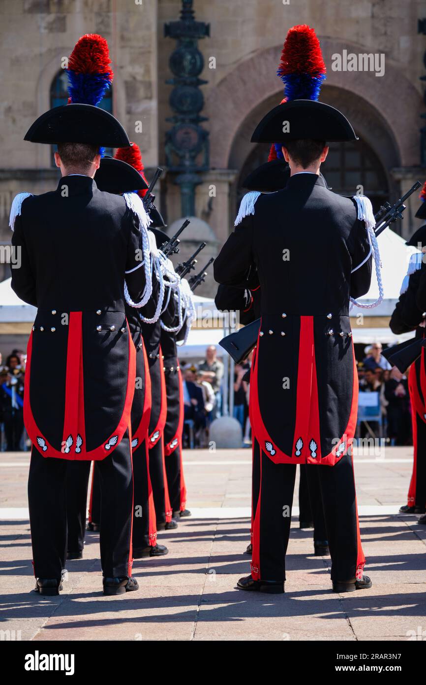 Carabinieri parade uniform immagini e fotografie stock ad alta risoluzione  - Alamy