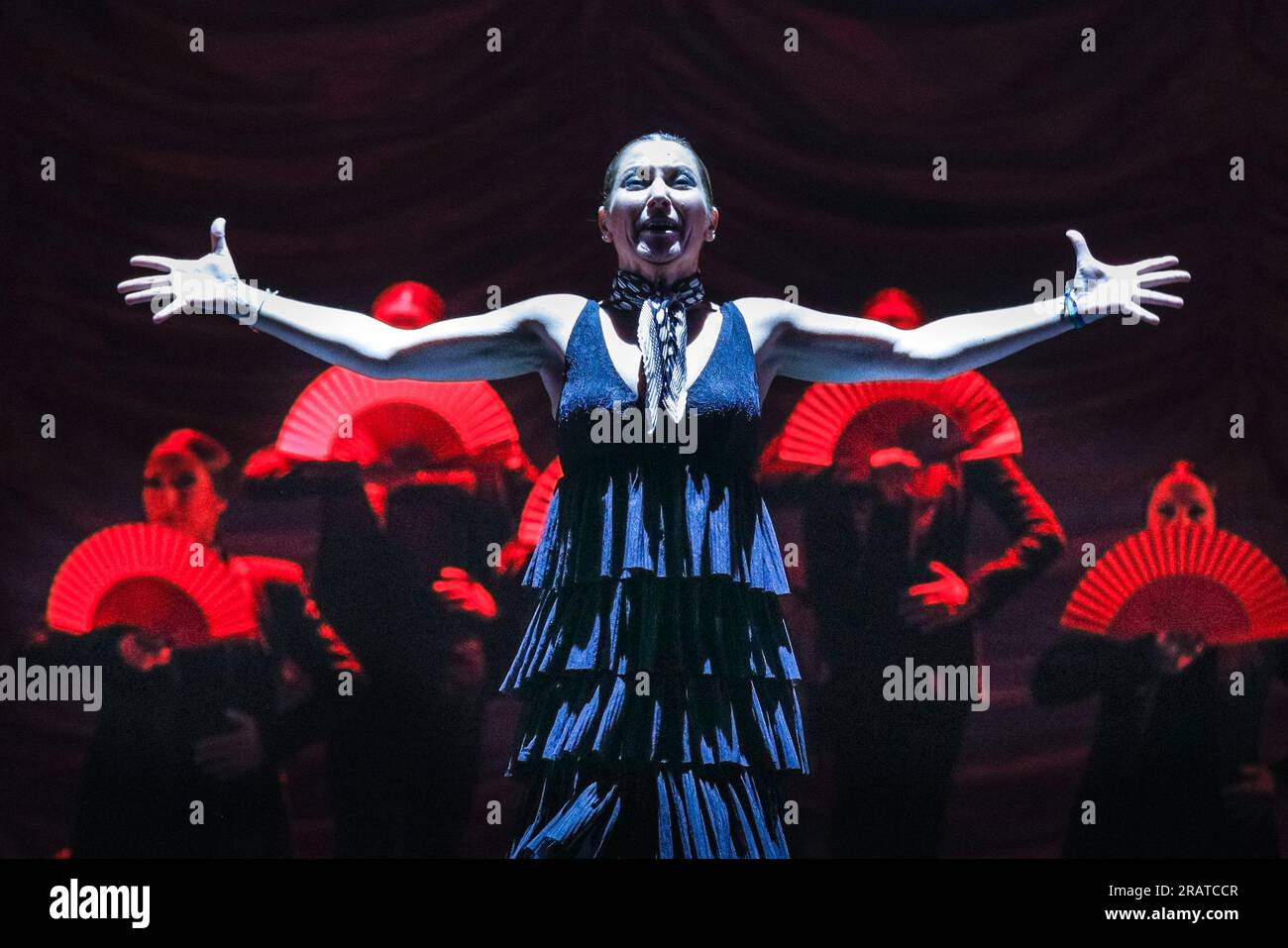 Londra, Regno Unito. 5 luglio 2023. Sara Baras, vincitrice del premio Olivier, torna con Alma, una lettera d'amore alle origini del flamenco, per la prima settimana del Festival di Flamenco al Sadler's Wells Theatre di Londra. Baras è supportato da un cast di ensemble e da una band dal vivo nell'energica performance. Crediti: Imageplotter/Alamy Live News Foto Stock