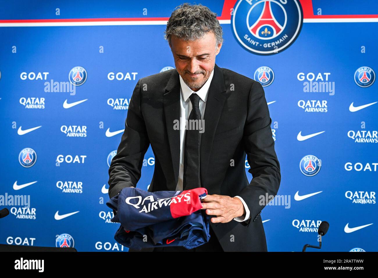 Luis ENRIQUE durante la sua presentazione come nuovo allenatore del Paris Saint-Germain il 5 luglio 2023 al Campus PSG di Poissy, in Francia Foto Stock