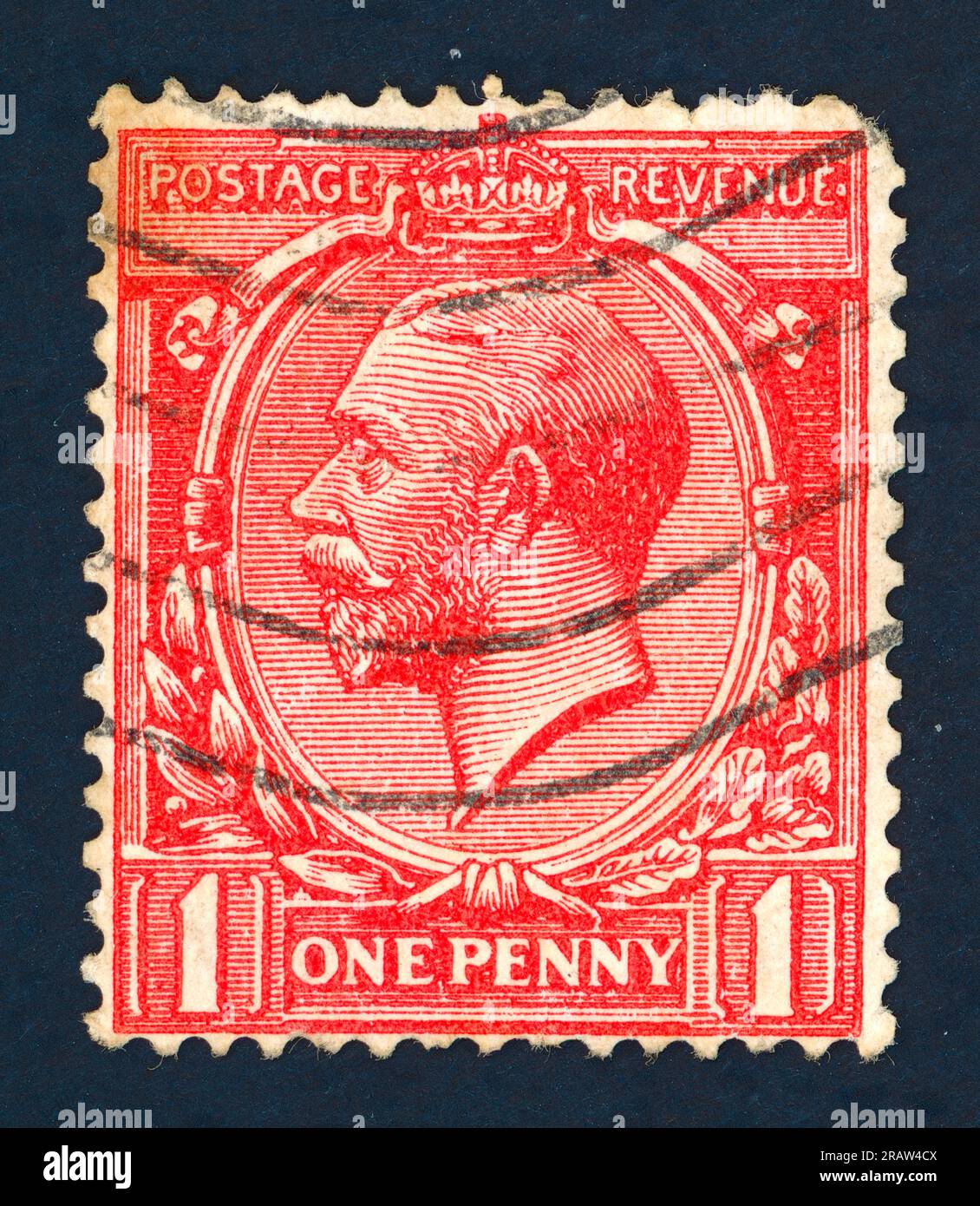 Re Giorgio V (regnò dal 1910 al 1936). Francobollo e francobollo delle entrate. Regno Unito. Valore nominale: Un penny. Foto Stock