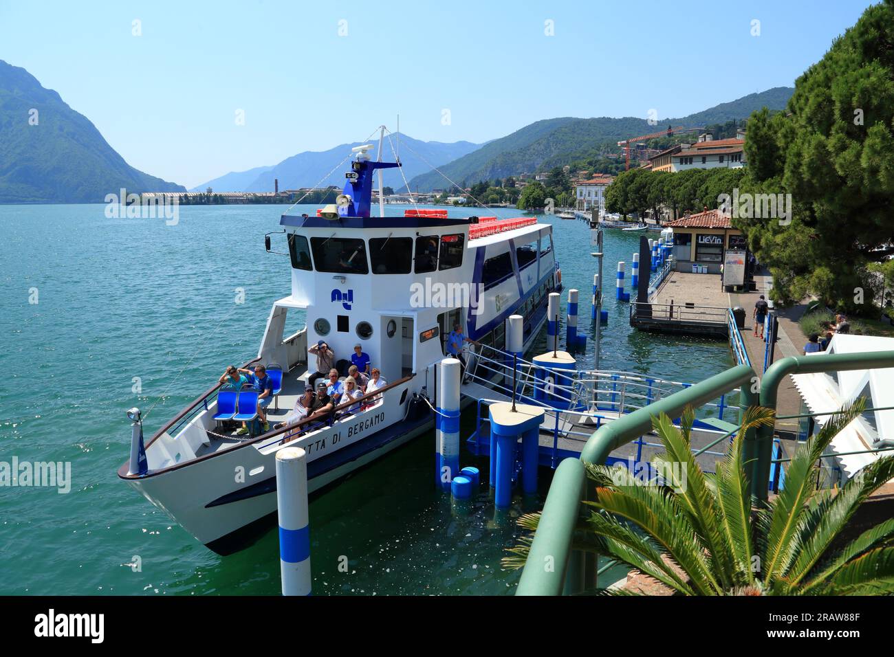 Traghetto Città di Bergamo. Lago d'Iseo, città di Lovere. Lago d'Iseo, Iseosee, Italia Foto Stock