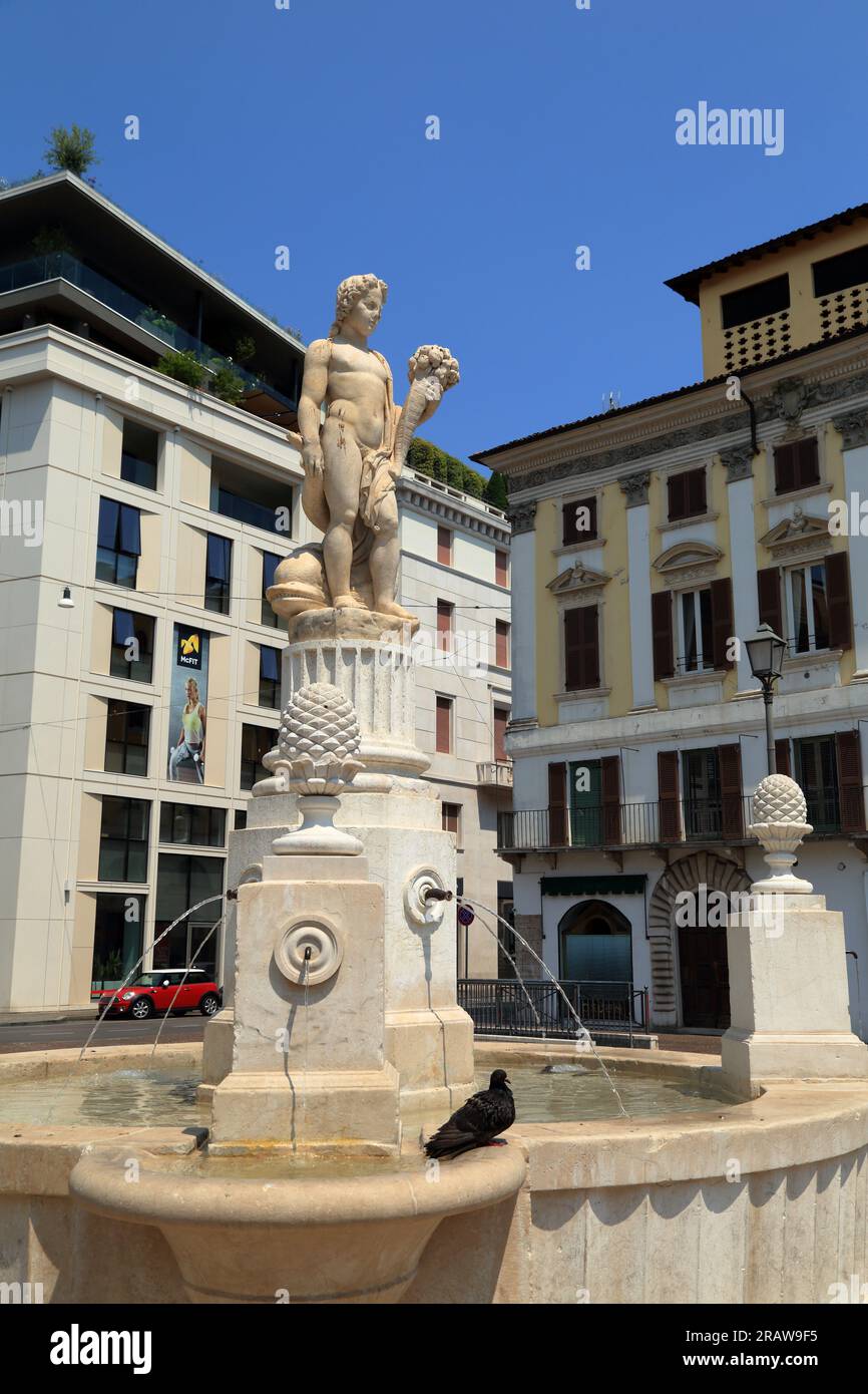 Fontana di piazza del mercato, Brescia, Italia Foto Stock